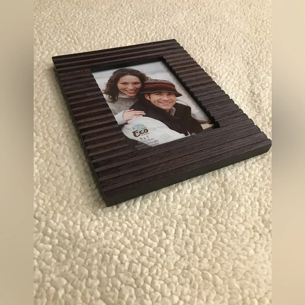 Eco by Malden 5 x 7 Wood Photo Frame NWT
Picture Photo Wood Frame Decor - Picture 3 of 11